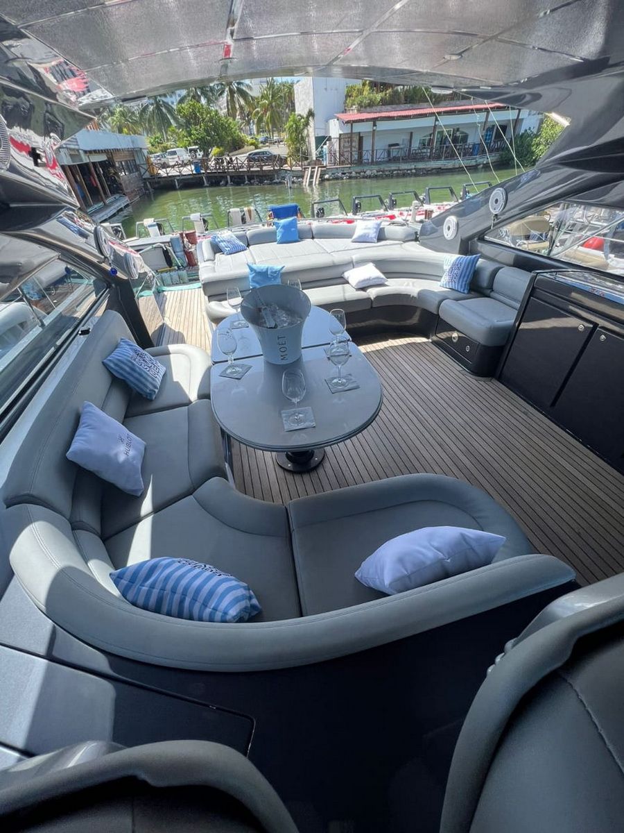 Pershing 60 Luxury Yacht Charter in Cancun