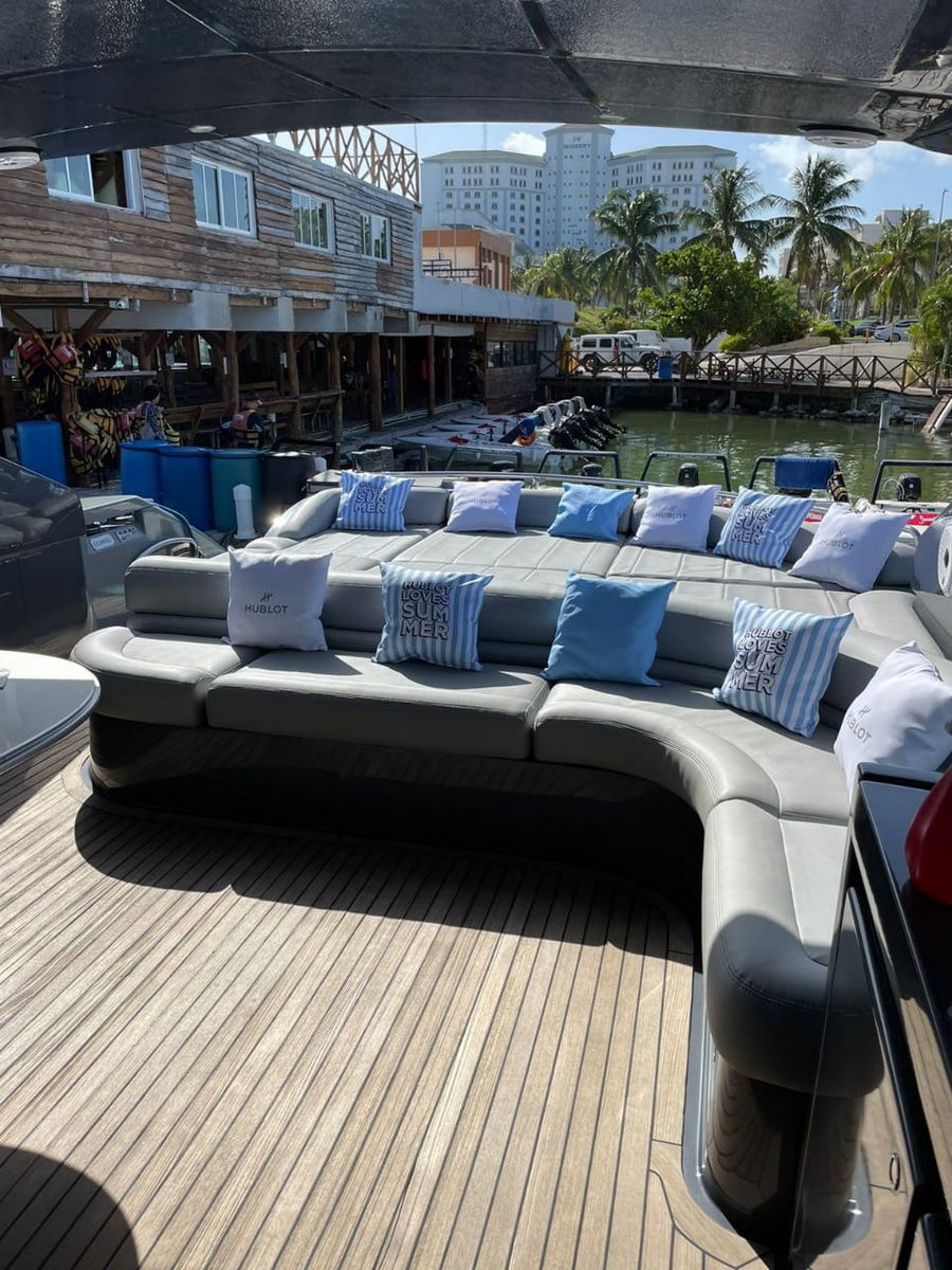 Pershing 60 Luxury Yacht Charter in Cancun