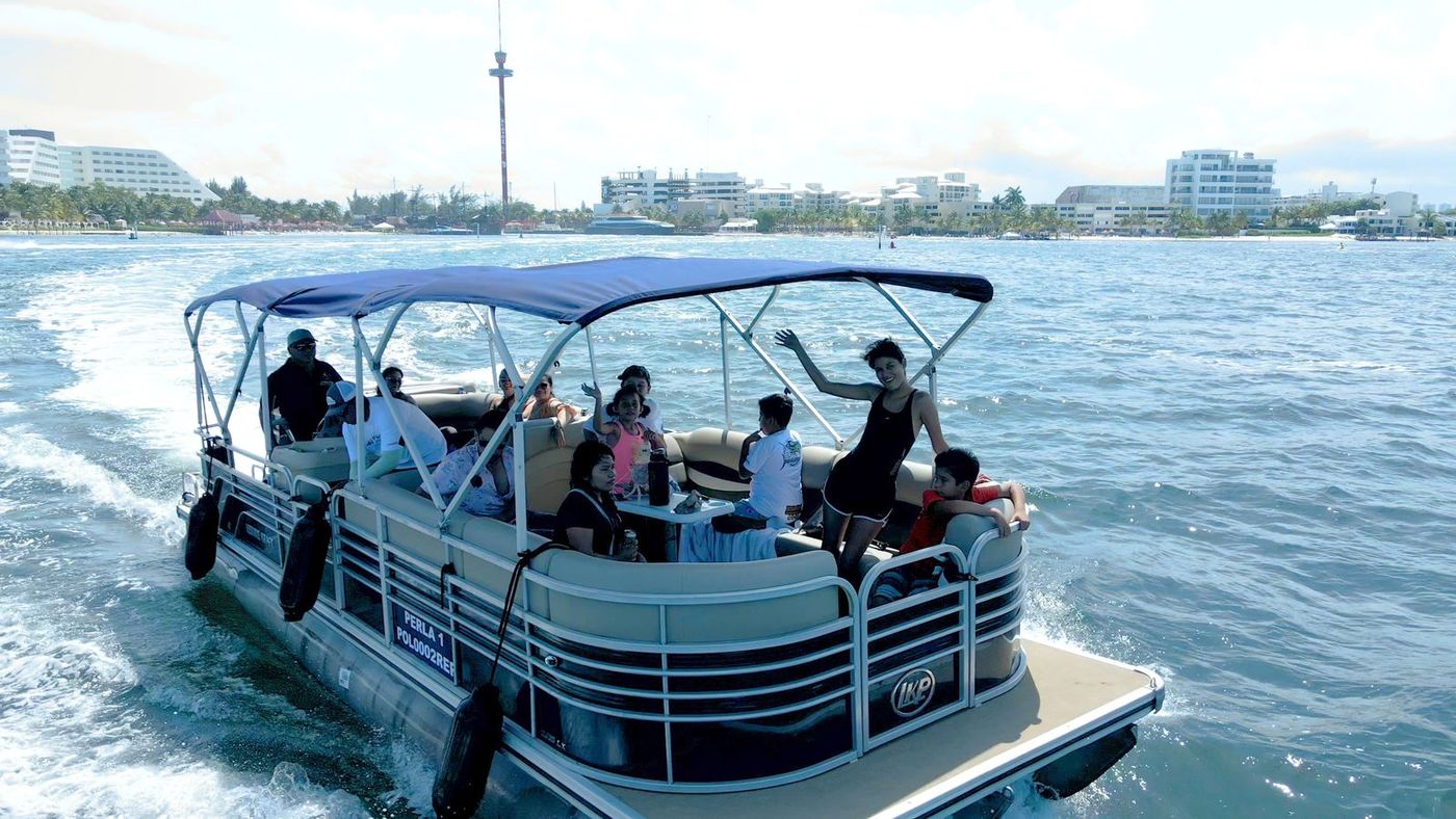 Pontoon to Isla Mujeres
