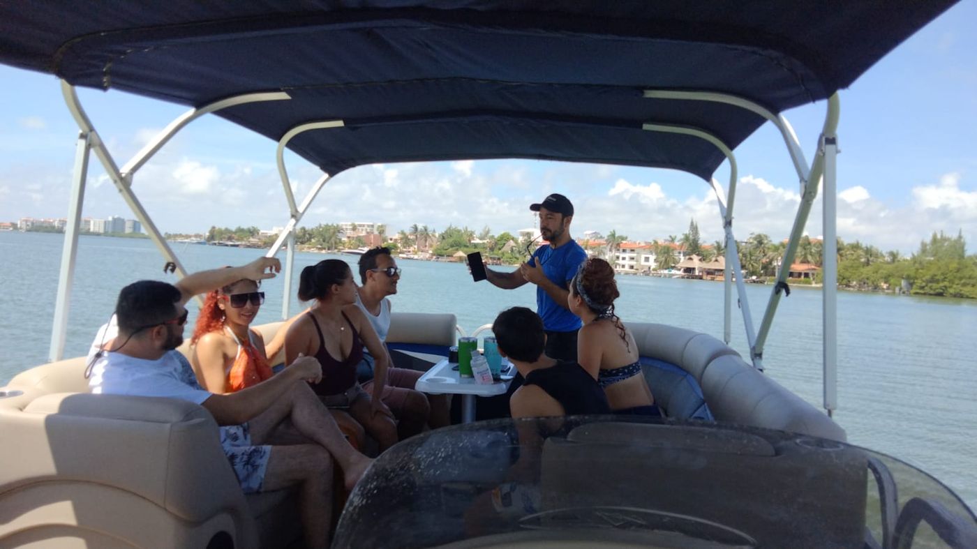 Pontoon to Isla Mujeres