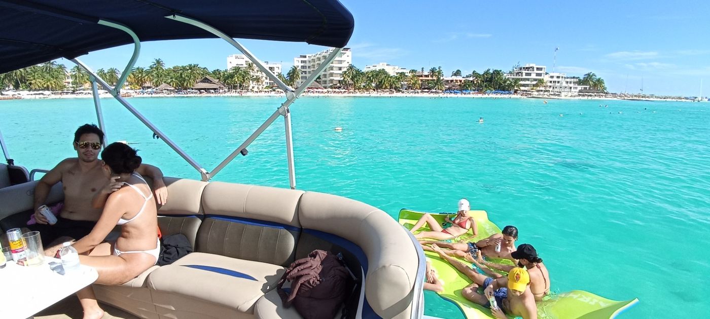 Pontoon to Isla Mujeres