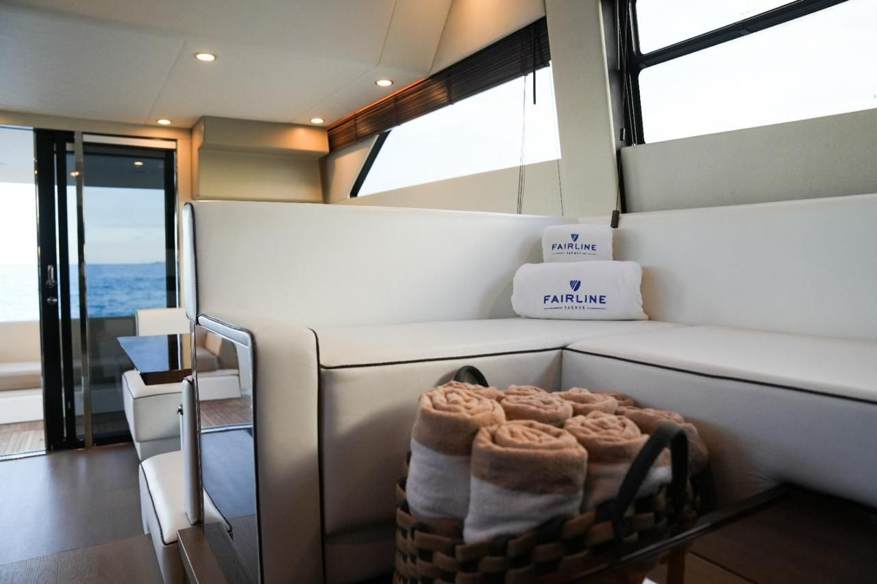 Fairline 53 ft Luxury Flybridge Yacht (2022)