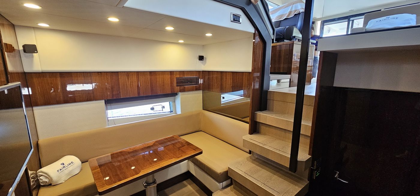 Fairline 53 ft Luxury Flybridge Yacht (2022)