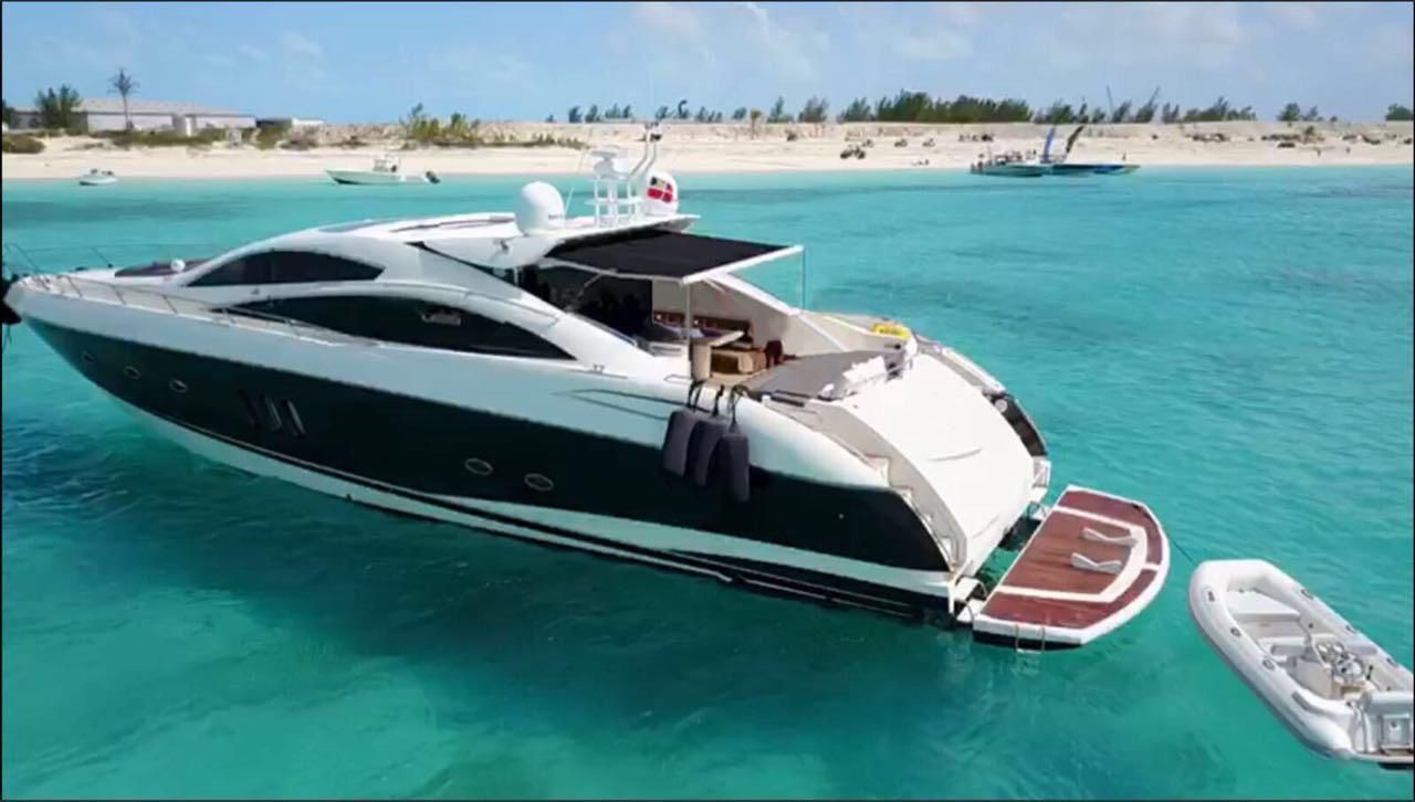 Sunseeker 80 Luxury Sport Yacht in Cancun